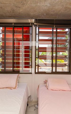 Casa à venda com 370m², 4 quartos e 4 vagas Casa à venda com 370m², 4 quartos e 4 vagasQuarto 4