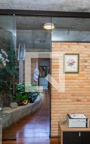 Casa à venda com 370m², 4 quartos e 4 vagas Casa à venda com 370m², 4 quartos e 4 vagasQuarto 3