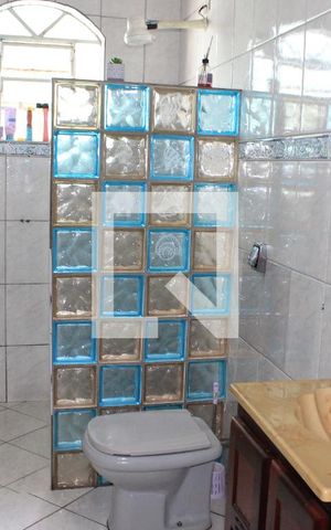 Casa à venda com 158m², 2 quartos e 2 vagasBanheiro 1