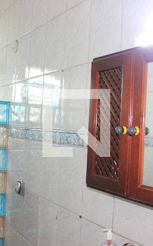 Casa à venda com 158m², 2 quartos e 2 vagasBanheiro 1