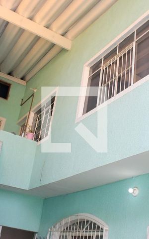 Casa à venda com 158m², 2 quartos e 2 vagasQuintal/Escada piso superior