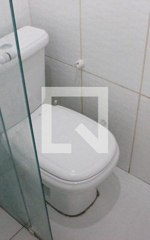 Casa à venda com 158m², 2 quartos e 2 vagasBanheiro do piso superior