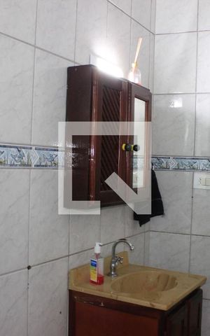 Casa à venda com 158m², 2 quartos e 2 vagasBanheiro 1