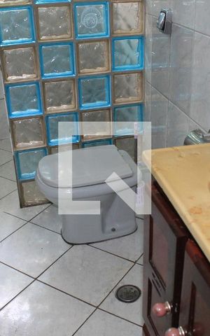 Casa à venda com 158m², 2 quartos e 2 vagasBanheiro 1
