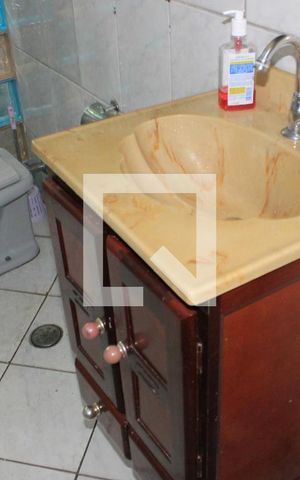 Casa à venda com 158m², 2 quartos e 2 vagasBanheiro 1