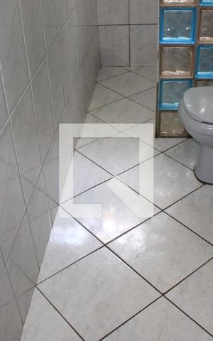 Casa à venda com 158m², 2 quartos e 2 vagasBanheiro 1