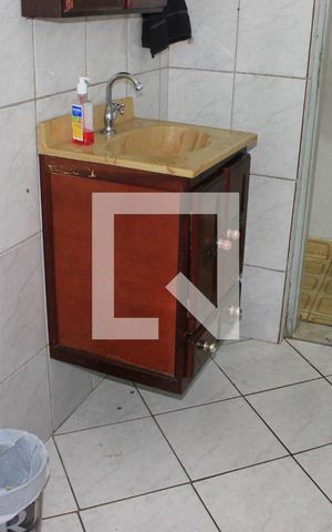 Casa à venda com 158m², 2 quartos e 2 vagasBanheiro 1
