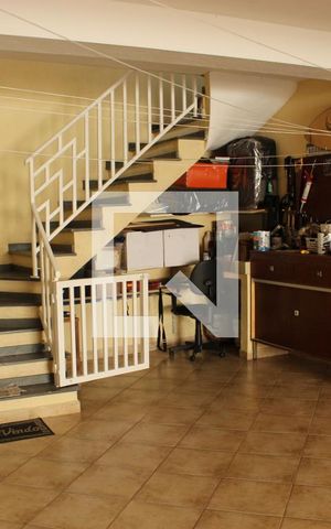 Casa à venda com 150m², 3 quartos e 5 vagasÁrea de Serviço