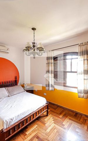 Casa à venda com 246m², 3 quartos e 3 vagas Casa à venda com 246m², 3 quartos e 3 vagasSuíte