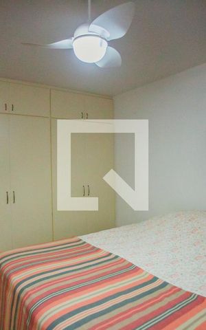 Casa à venda com 194m², 4 quartos e 2 vagas Casa à venda com 194m², 4 quartos e 2 vagasSuíte