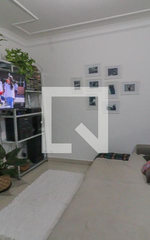 Casa à venda com 199m², 4 quartos e 4 vagas Casa à venda com 199m², 4 quartos e 4 vagasSala