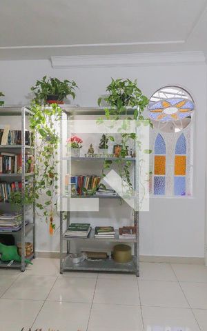 Casa à venda com 199m², 4 quartos e 4 vagas Casa à venda com 199m², 4 quartos e 4 vagasSala