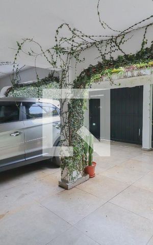 Casa à venda com 199m², 4 quartos e 4 vagas Casa à venda com 199m², 4 quartos e 4 vagasGaragem