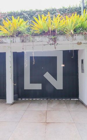 Casa à venda com 199m², 4 quartos e 4 vagas Casa à venda com 199m², 4 quartos e 4 vagasGaragem