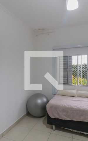 Casa à venda com 199m², 4 quartos e 4 vagas Casa à venda com 199m², 4 quartos e 4 vagasQuarto 2
