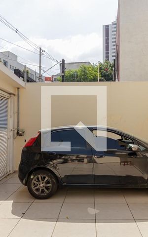 Casa à venda com 160m², 4 quartos e 2 vagas Casa à venda com 160m², 4 quartos e 2 vagasGaragem