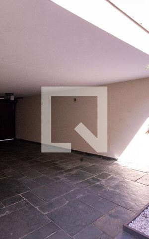 Casa à venda com 186m², 3 quartos e 3 vagas Casa à venda com 186m², 3 quartos e 3 vagasGaragem