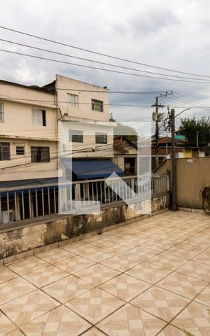 Casa à venda com 250m², 3 quartos e 5 vagas Casa à venda com 250m², 3 quartos e 5 vagasVaranda da Suíte 1