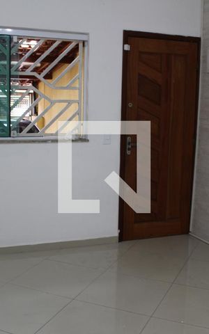 Casa à venda com 60m², 2 quartos e 2 vagasSala