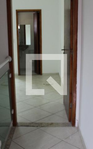 Casa à venda com 60m², 2 quartos e 2 vagasCorredor