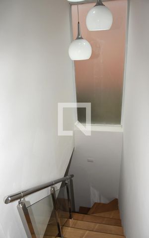 Casa para alugar com 149m², 3 quartos e 1 vagaEscada