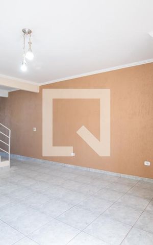 Casa à venda com 190m², 5 quartos e 4 vagas Casa à venda com 190m², 5 quartos e 4 vagasSala
