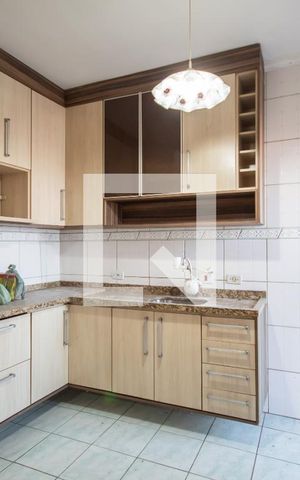 Casa à venda com 190m², 5 quartos e 4 vagas Casa à venda com 190m², 5 quartos e 4 vagasCozinha
