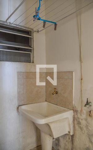Casa à venda com 220m², 2 quartos e 2 vagas Casa à venda com 220m², 2 quartos e 2 vagasÁrea de Serviço