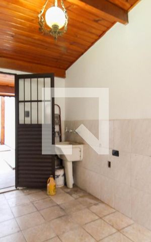 Casa à venda com 135m², 4 quartos e 1 vaga Casa à venda com 135m², 4 quartos e 1 vagaÁrea de Serviço