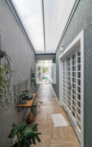 Casa à venda com 170m², 3 quartos e 5 vagas Casa à venda com 170m², 3 quartos e 5 vagasCorredor
