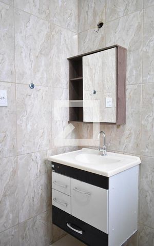 Casa de condomínio para alugar com 120m², 2 quartos e 4 vagasBanheiro