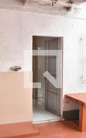Casa de condomínio para alugar com 120m², 2 quartos e 4 vagasDetalhe - Fundos
