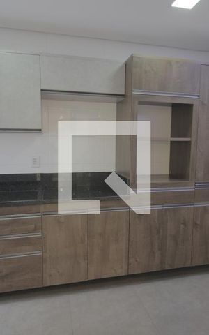 Casa à venda com 378m², 6 quartos e 4 vagasCozinha