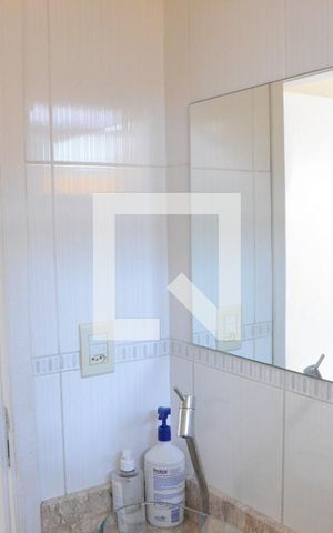 Casa à venda com 200m², 3 quartos e 6 vagasLavabo