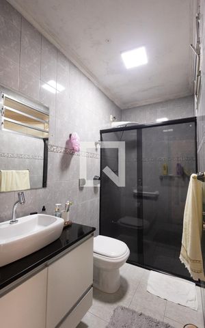 Casa à venda com 190m², 2 quartos e sem vaga Casa à venda com 190m², 2 quartos e sem vagaBanheiro Social