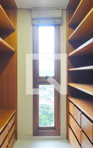 Apartamento para alugar com 315m², 4 quartos e 3 vagasCloset 2