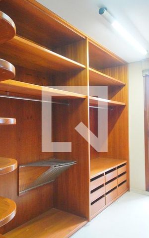 Apartamento para alugar com 315m², 4 quartos e 3 vagasCloset 2