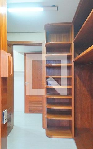 Apartamento para alugar com 315m², 4 quartos e 3 vagasCloset 2