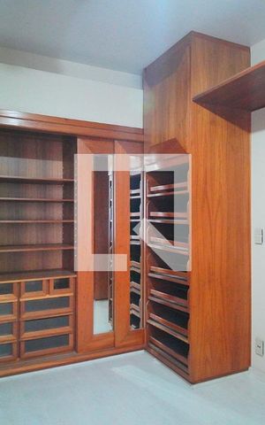 Apartamento para alugar com 315m², 4 quartos e 3 vagasCloset 1