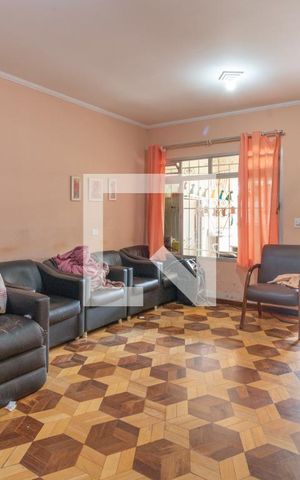 Casa para alugar com 250m², 6 quartos e 5 vagas Casa para alugar com 250m², 6 quartos e 5 vagasSala