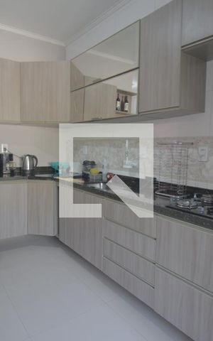 Casa à venda com 179m², 3 quartos e 3 vagasCozinha