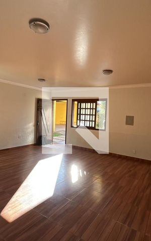 Casa à venda com 300m², 5 quartos e 1 vaga Casa à venda com 300m², 5 quartos e 1 vagaSala de Jantar