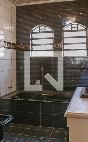 Casa à venda com 220m², 3 quartos e sem vaga Casa à venda com 220m², 3 quartos e sem vagaBanheiro do Quarto 1