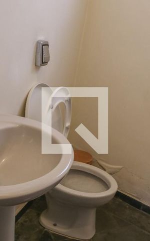 Casa à venda com 220m², 3 quartos e sem vaga Casa à venda com 220m², 3 quartos e sem vagaLavabo