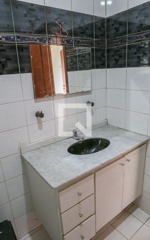 Casa à venda com 220m², 3 quartos e sem vaga Casa à venda com 220m², 3 quartos e sem vagaBanheiro Social