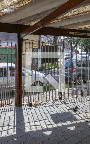 Casa à venda com 220m², 3 quartos e sem vaga Casa à venda com 220m², 3 quartos e sem vagaVista da Sala