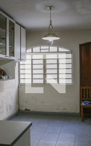 Casa à venda com 220m², 3 quartos e sem vaga Casa à venda com 220m², 3 quartos e sem vagaCozinha