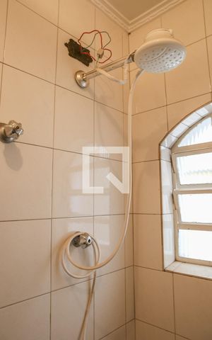 Casa à venda com 220m², 3 quartos e sem vaga Casa à venda com 220m², 3 quartos e sem vagaBanheiro de Serviço
