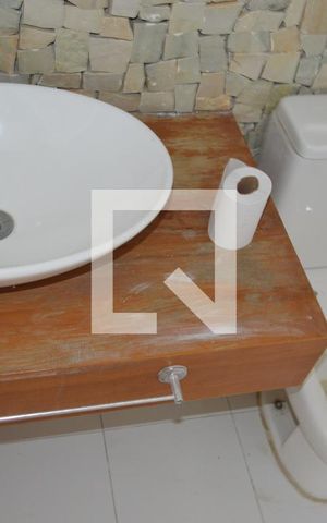 Apartamento para alugar com 236m², 4 quartos e 2 vagasBanheiro da churrasqueira 