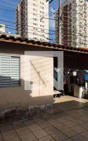 Casa à venda com 400m², 2 quartos e sem vaga Casa à venda com 400m², 2 quartos e sem vagaQuintal